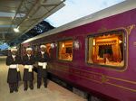 220px-Goldenchariot_train_luxury_service_in_india