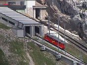 lucerne-pilatus-cogwheel-train